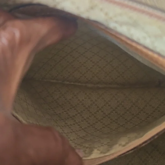 Gucci Gold and Tan Leather Vintage Bundle With Matching Eyeglass Case - Picture 8 of 17